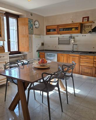 Privato vende porzione di casa indipendente