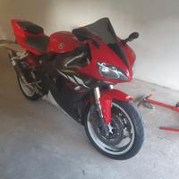 Yamaha YZF R1 - 2004