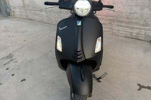 Vespa 300 gts super notte