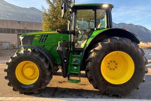 John Deere 6195M