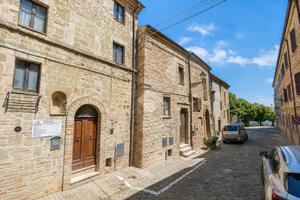 CASA SEMINDIPENDENTE A RIPATRANSONE