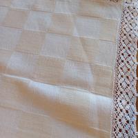 Tovaglia in lino con merletto da corredo antico 