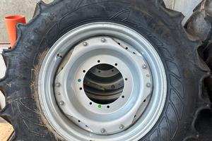 Ruote complete di cerchi, gomme, flange per tratto