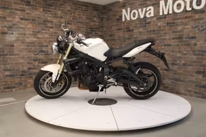 TRIUMPH Street Triple - Street Triple 675