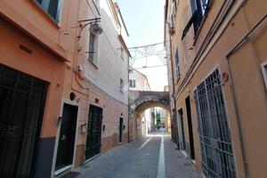 MONOLOCALE A ALBISSOLA MARINA