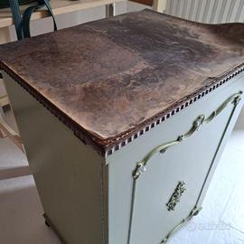 Macchina da cucine vintage con mobiletto piedi a c