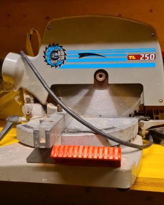 Troncatrice elettrica per varie angolature