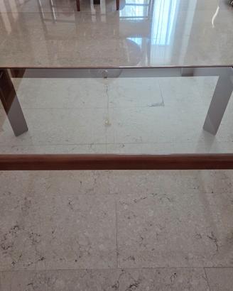 Tavolino legno e vetro.