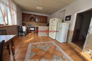 Casa, Piraineto - Serracardillo, Carini.