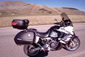 Honda Varadero 1000 perfetta con tris valigie