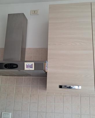 cucina completa di elettrodomestici 