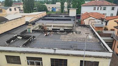 Immobile di 890 m² con più di 5 locali a Peschiera