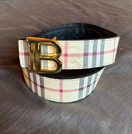 Cintura nera reversibile logo dorato