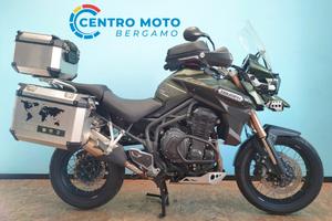 Triumph Tiger Explorer XC con tris bauletti GIVI