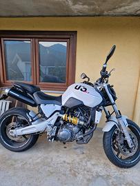 Moto Yamaha MT-03