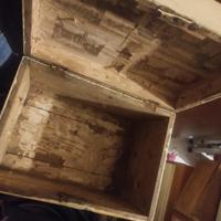 Cassa bianca in legno del 1920