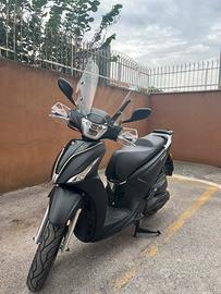 KYMCO PEOPLE S 200 – 4.400 KM – PERFETTE CONDIZION