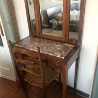 Toelette antica con sedia Chiavarina