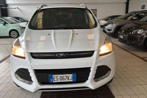 Ford Kuga 2.0 TDCI 140 CV 4WD Powershift Titanium