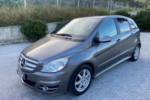 MERCEDES-BENZ B 180 CDI Executive