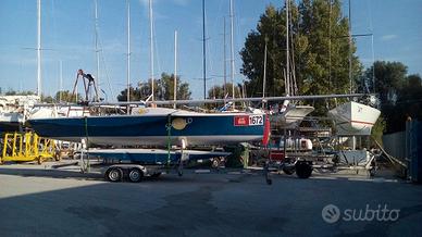 Barca da regata Ufo 28