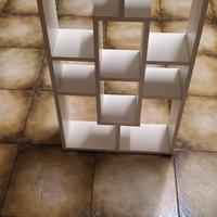 scaffale legno a quadretti