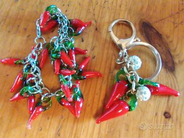(1344) - Bracciale + Portachiavi Peperoncini