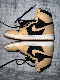 Air Jordan 1 Retro High OG "Heirloom"