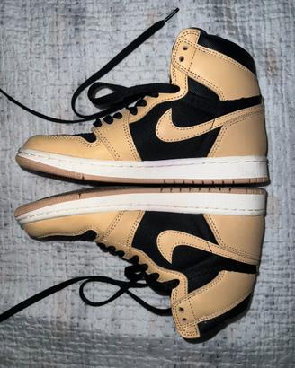 Air Jordan 1 Retro High OG "Heirloom"