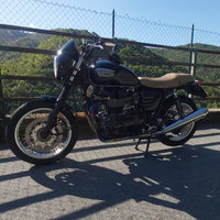 Triumph truxton 900