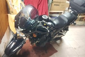 Moto Suzuki Bandit nera