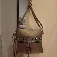 Borsa di pelle nuova modello Guess con tracolla