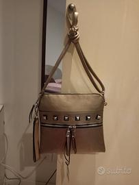 Borsa di pelle nuova modello Guess con tracolla