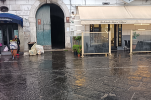 Locale uso deposito vietri sul mare