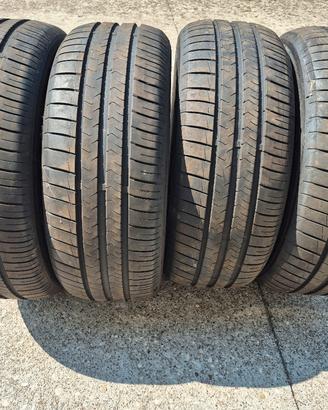 4 Gomme.  205 / 55 / R 16. Estive 