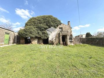Rustico / Casale di 160 m² con più di 5 locali a P