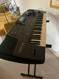 Tastiera musicale Roland E-96