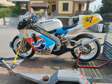 Suzuki RG V Pepsi replica kevin schwantz 34