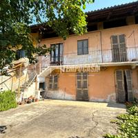 MONTANARO CASCINA CON GIARDINO PRIVATO. POSSIBILIT