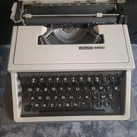 Macchina da scrivere Olivetti
