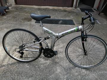 Mountain bike grigia 