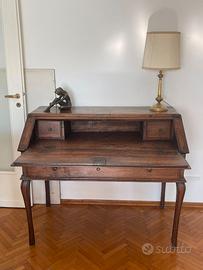 Scrittoio secrétaire in legno del 700