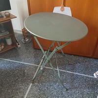 tavolino in ferro da esterno 