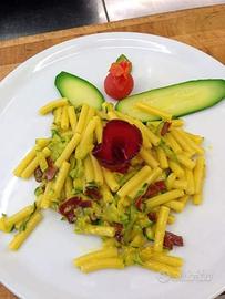 Cuoco unico tavola calda di mattina