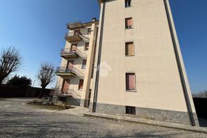 3 LOCALI A LENTATE SUL SEVESO