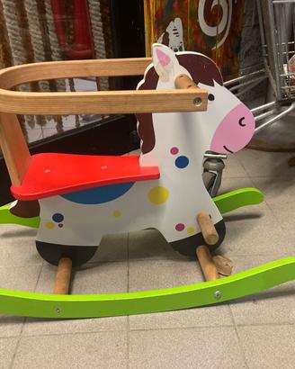 Cavallino in legno  a dondolo