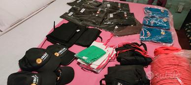 Gilet, parannanze,t shirt, cappelli NUOVI in stock