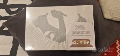 Pokémon Ultra Premium Charizard UPC Spada e scudo