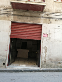 Locale commerciale a vendere