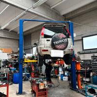 Attrezzatura officina autoriparazioni